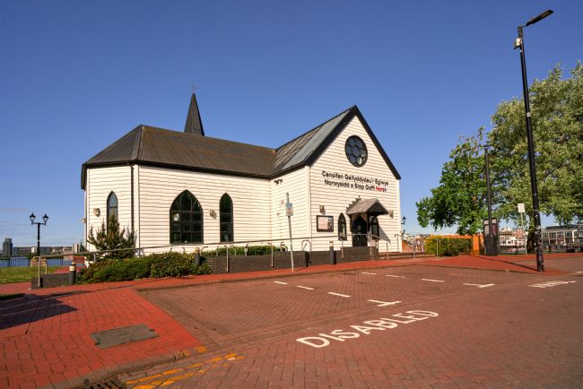 Gordon Maclaren | Norwegian Church Arts Centre in Cardiff Bay